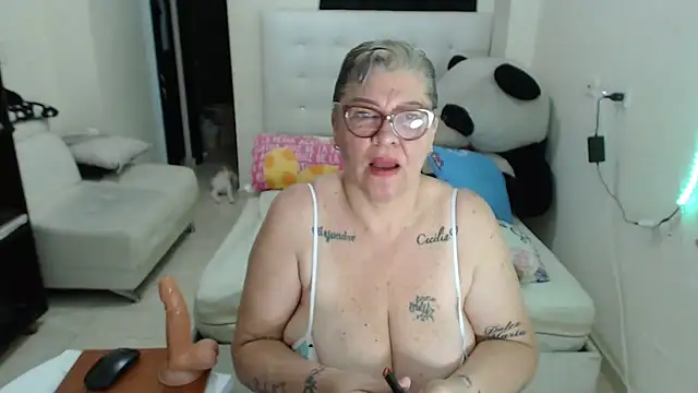 Olgahunder online show from 02-10-26, 05:11