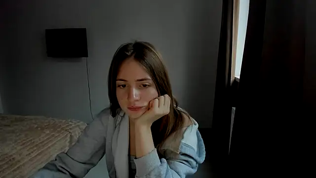 LilyHaart online show from 10-22-25, 04:35