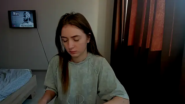 LilyHaart online show from 12-16-25, 06:40