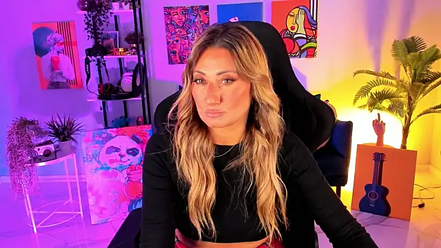 SarahAlluring online show from 10-04-25, 01:31