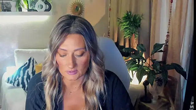 SarahAlluring online show from 07-17-26, 01:51