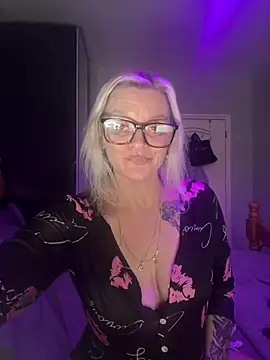 Curvy-Cleo online show from 02-10-26, 12:09