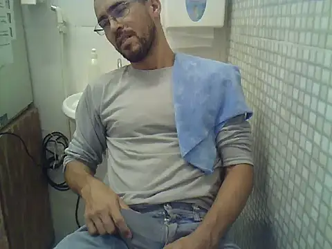 Snapshot of pdasgyn chatting on 09-19-25, 01:34 pdasgyn online show from 09-19-25, 01:34