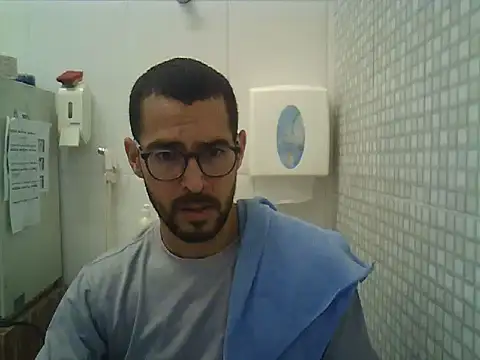 Snapshot of pdasgyn chatting on 09-24-25, 01:14 pdasgyn online show from 09-24-25, 01:14