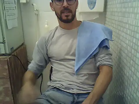 Snapshot of pdasgyn chatting on 09-29-25, 01:38 pdasgyn online show from 09-29-25, 01:38