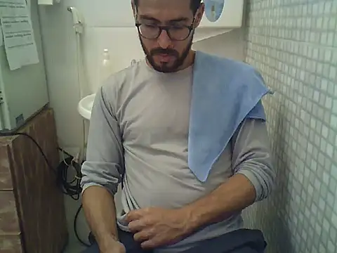 Snapshot of pdasgyn chatting on 10-08-25, 01:09 pdasgyn online show from 10-08-25, 01:09