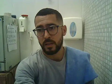 Snapshot of pdasgyn chatting on 10-15-25, 02:50 pdasgyn online show from 10-15-25, 02:50