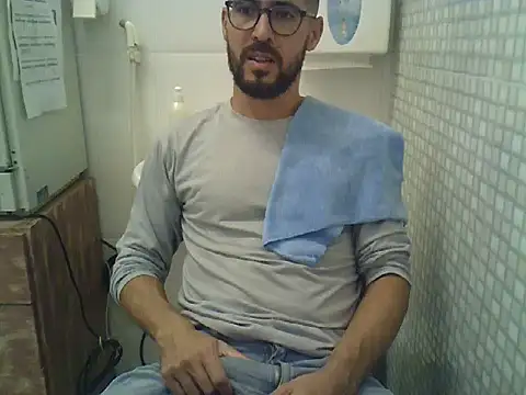 Snapshot of pdasgyn chatting on 10-16-25, 12:39 pdasgyn online show from 10-16-25, 12:39