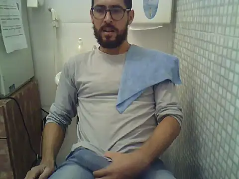 Snapshot of pdasgyn chatting on 11-10-25, 12:37 pdasgyn online show from 11-10-25, 12:37