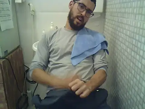 Snapshot of pdasgyn chatting on 11-13-25, 04:39 pdasgyn online show from 11-13-25, 04:39