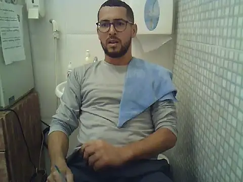 Snapshot of pdasgyn chatting on 11-25-25, 01:33 pdasgyn online show from 11-25-25, 01:33