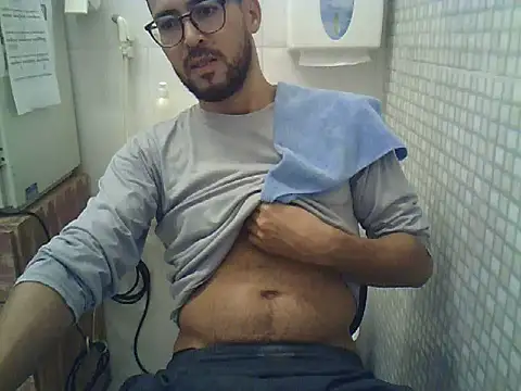 Snapshot of pdasgyn chatting on 11-26-25, 05:36 pdasgyn online show from 11-26-25, 05:36