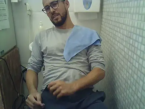 Snapshot of pdasgyn chatting on 12-01-25, 01:05 pdasgyn online show from 12-01-25, 01:05