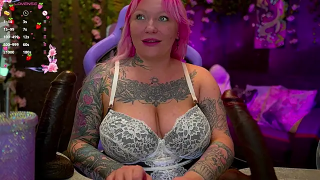 Snapshot of BlackedBarbie chatting on 09-21-25, 07:15 BlackedBarbie online show from 09-21-25, 07:15