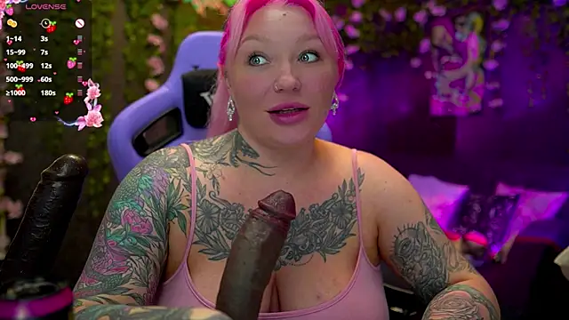 Snapshot of BlackedBarbie chatting on 09-25-25, 06:55 BlackedBarbie online show from 09-25-25, 06:55