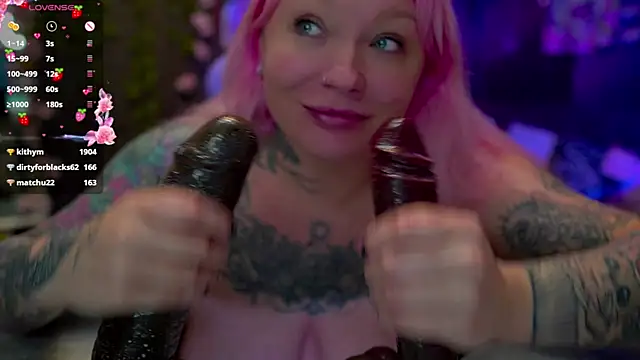 Snapshot of BlackedBarbie chatting on 09-27-25, 12:15 BlackedBarbie online show from 09-27-25, 12:15