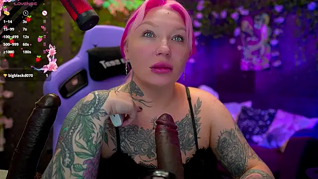 Snapshot of BlackedBarbie chatting on 09-27-25, 01:27 BlackedBarbie online show from 09-27-25, 01:27
