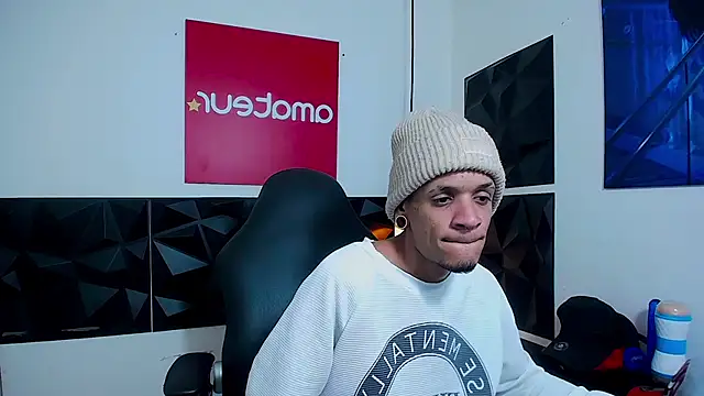 Snapshot of damian_dirty chatting on 03-10-25, 07:32 damian dirty online show from 03-10-25, 07:32