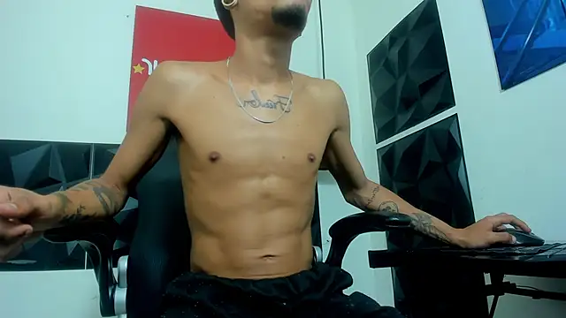 Snapshot of damian_dirty chatting on 03-21-25, 01:01 damian dirty online show from 03-21-25, 01:01