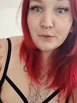 Snapshot of TiffiChantiT2 chatting on 03-10-25, 11:42 TiffiChantiT2 online show from 03-10-25, 11:42