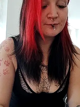 Snapshot of TiffiChantiT2 chatting on 01-06-26, 11:25 TiffiChantiT2 online show from 01-06-26, 11:25