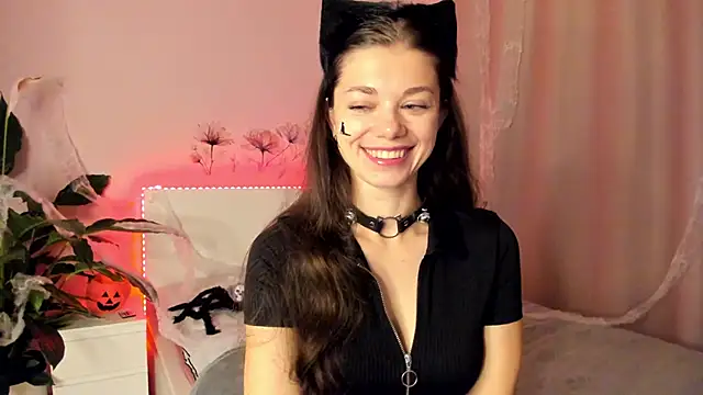 Eva McCoy online show from 10-30-25, 09:11