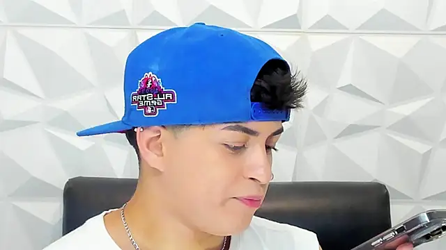 Sam Daves online show from 11-25-25, 02:06