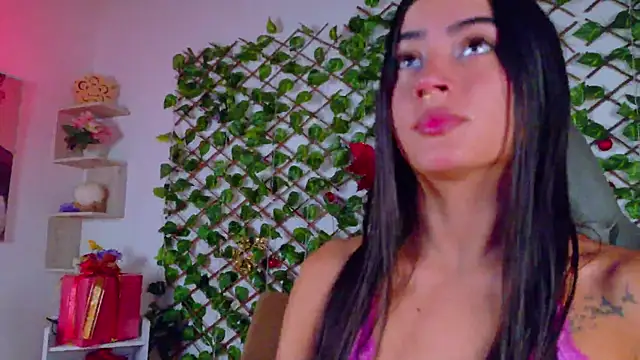 Snapshot of alice_rous21 chatting on 11-27-25, 01:24 alice rous21 online show from 11-27-25, 01:24