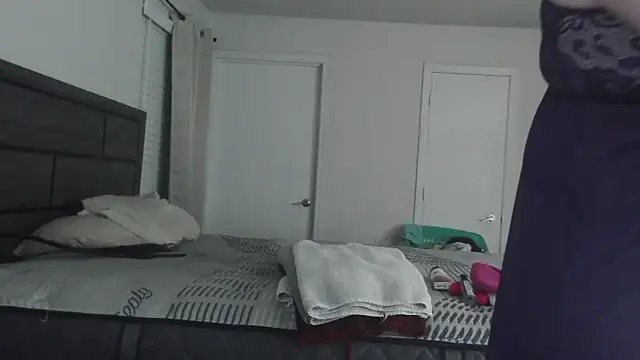 FantasyWifeBri online show from 12-03-25, 10:41