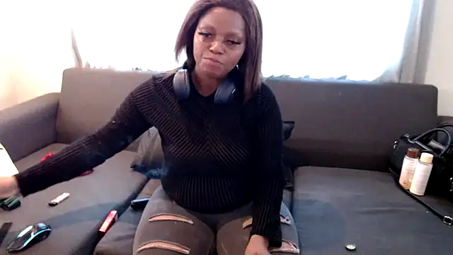 LustyDeziree1 online show from 10-13-25, 12:05