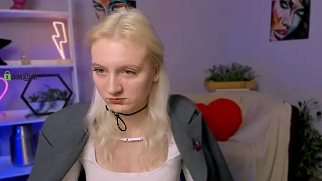 Snapshot of madam_uliis chatting on 03-18-25, 09:20 madam uliis online show from 03-18-25, 09:20