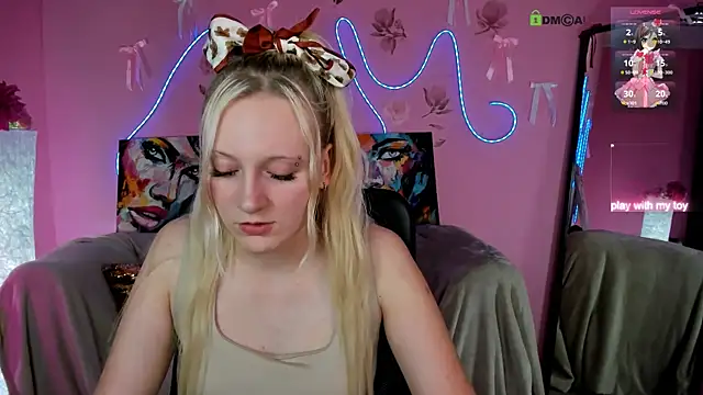 Snapshot of madam_uliis chatting on 05-07-26, 09:47 madam uliis online show from 05-07-26, 09:47
