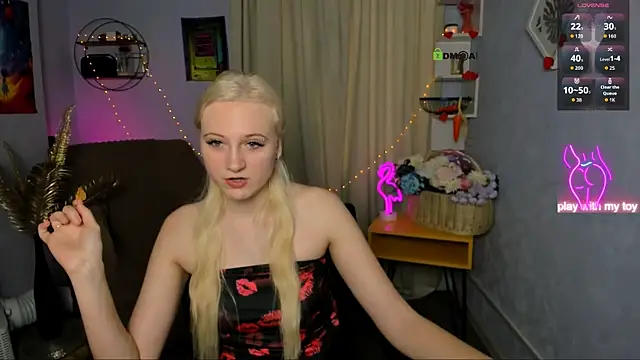 Snapshot of madam_uliis chatting on 05-27-26, 08:55 madam uliis online show from 05-27-26, 08:55