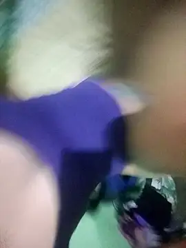 Snapshot of VictoriaLuxe chatting on 09-22-25, 04:03 VictoriaLuxe online show from 09-22-25, 04:03