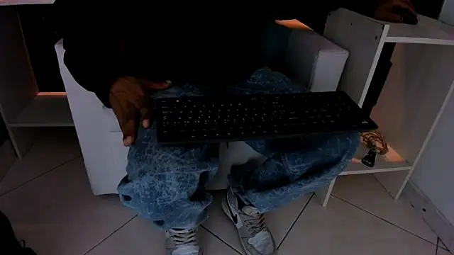 Gregory Sforza online show from 04-28-26, 03:11