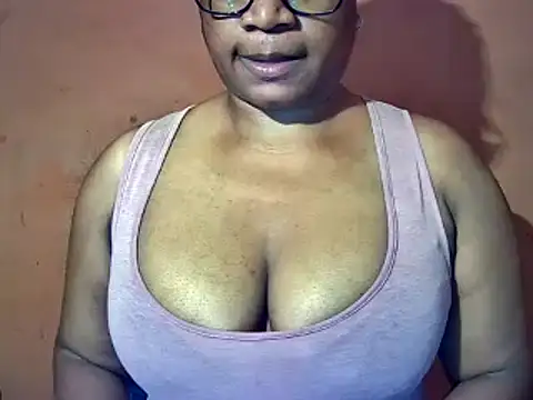 Snapshot of sexyamanda_ chatting on 10-26-25, 04:24 sexyamanda  online show from 10-26-25, 04:24