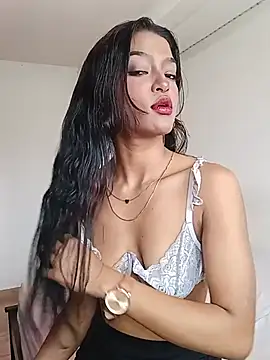 Snapshot of Aphrodite-777 chatting on 05-19-26, 03:40 Aphrodite-777 online show from 05-19-26, 03:40