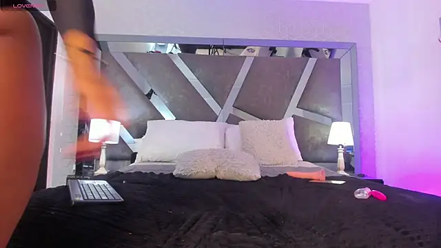 Snapshot of Daia_Ortiz chatting on 03-23-25, 05:10 Daia Ortiz online show from 03-23-25, 05:10