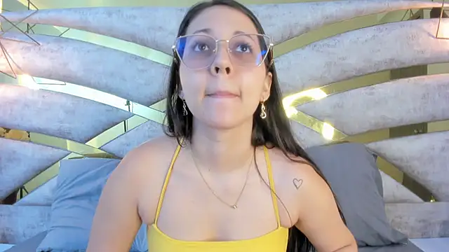 Snapshot of Sofiia_Rossee_ chatting on 10-31-25, 08:10 Sofiia Rossee online show from 10-31-25, 08:10