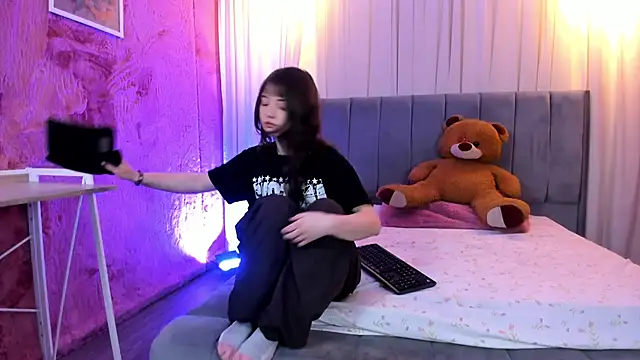 Snapshot of Miyuki_wolf chatting on 03-19-25, 02:02 Miyuki wolf online show from 03-19-25, 02:02