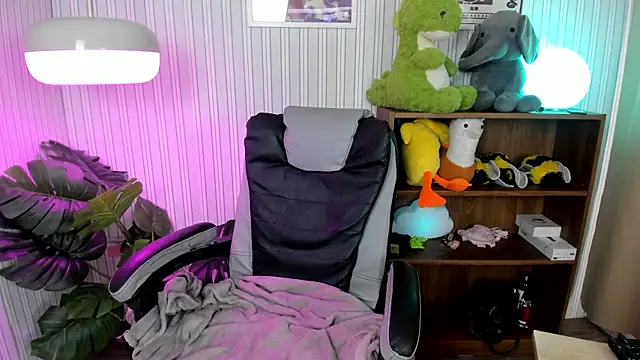 Snapshot of Miyuki_wolf chatting on 10-16-25, 08:54 Miyuki wolf online show from 10-16-25, 08:54