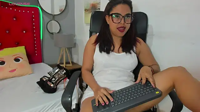 Snapshot of Mehlany_Moretz chatting on 03-13-25, 10:54 Mehlany Moretz online show from 03-13-25, 10:54