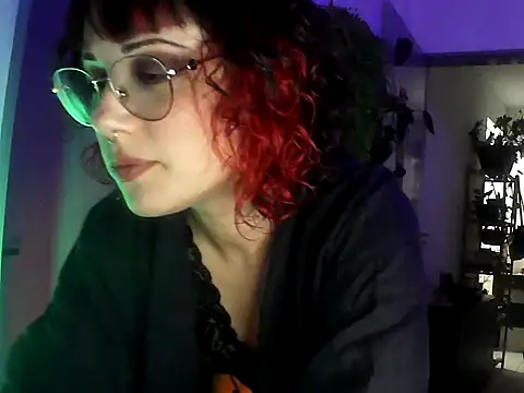 Snapshot of Acid_Girl_Ofc chatting on 10-21-25, 03:18 Acid Girl Ofc online show from 10-21-25, 03:18