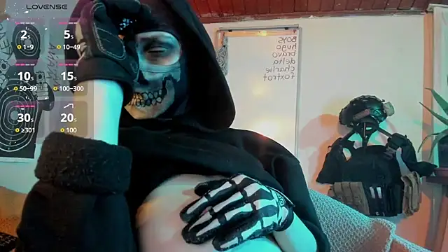 Snapshot of cos_operator chatting on 11-25-25, 08:20 cos operator online show from 11-25-25, 08:20