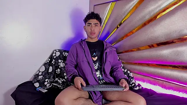 LucasCarterr  online show from 03-17-25, 09:23