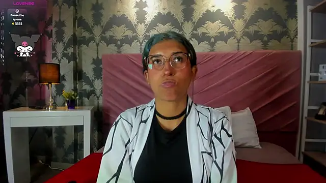 Karin Ks online show from 11-15-25, 07:32