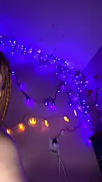 Snapshot of LoganPeny chatting on 10-22-25, 06:46 LoganPeny online show from 10-22-25, 06:46