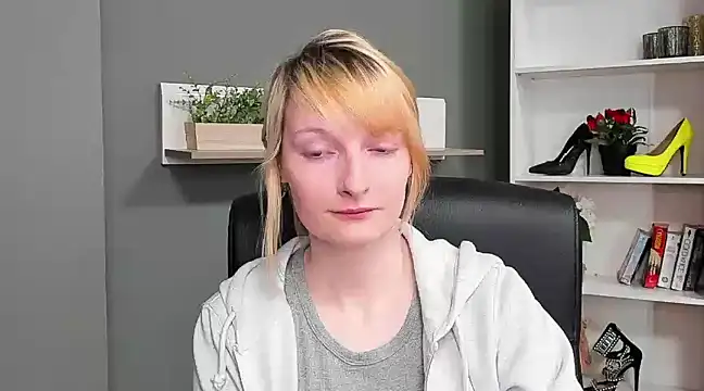 Snapshot of hottieBlair chatting on 03-19-25, 07:40 hottieBlair online show from 03-19-25, 07:40