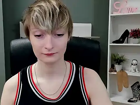 Snapshot of hottieBlair chatting on 09-23-25, 06:16 hottieBlair online show from 09-23-25, 06:16