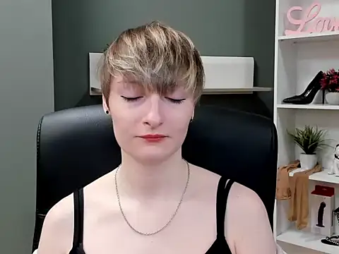 Snapshot of hottieBlair chatting on 10-02-25, 06:31 hottieBlair online show from 10-02-25, 06:31